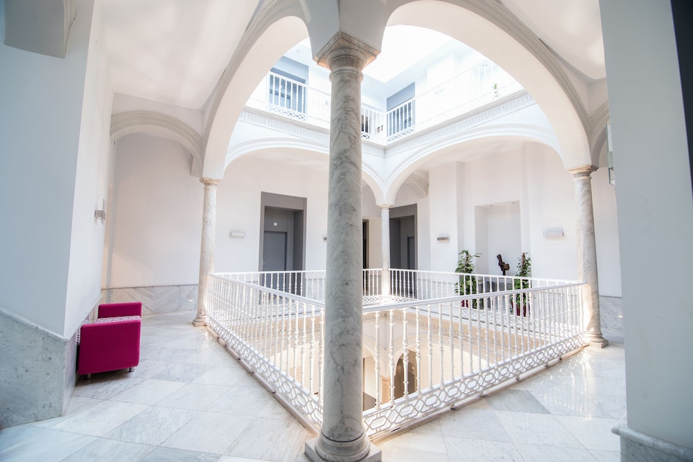 Petit Palace Santa Cruz — Hotel building in Seville, Andalusia