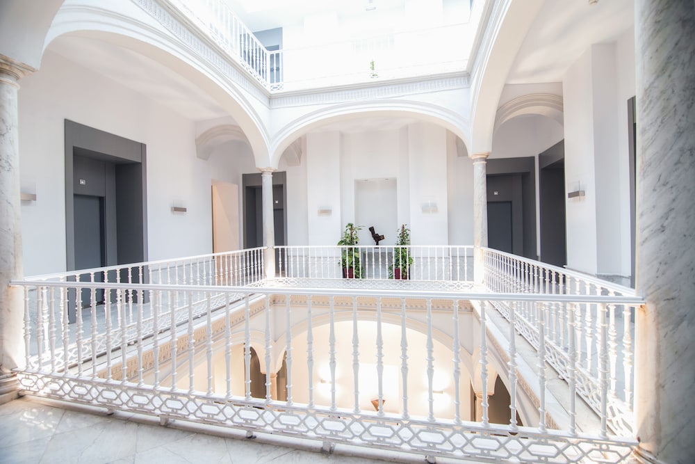 Petit Palace Santa Cruz — Hotel building in Seville, Andalusia