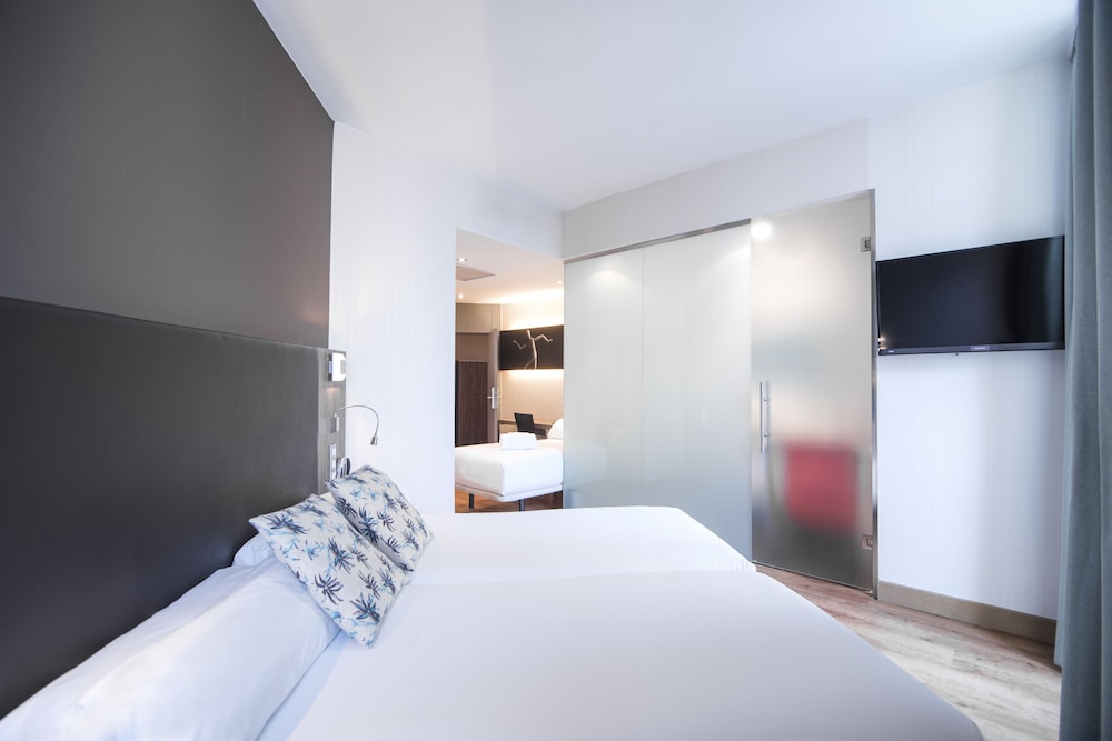 Petit Palace Santa Cruz — Hotel rooms in Seville, Andalusia