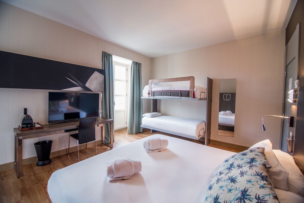 Petit Palace Santa Cruz — Hotel rooms in Seville, Andalusia