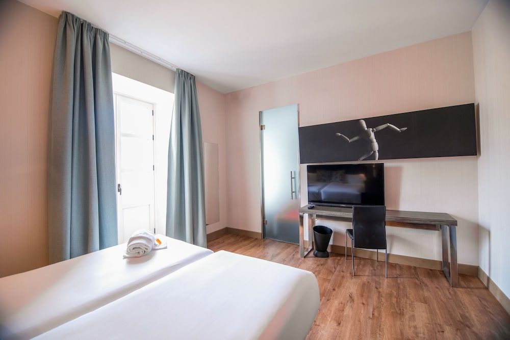 Petit Palace Santa Cruz — Hotel rooms in Seville, Andalusia