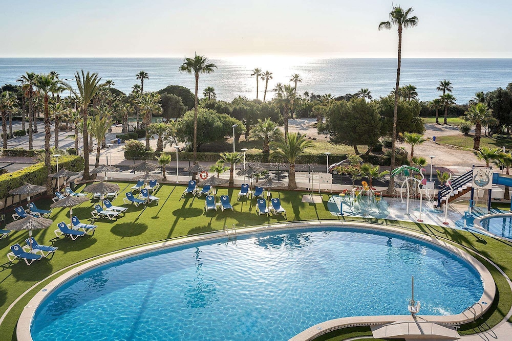 Hotel Playas de Torrevieja — Swimming pool in Torrevieja, Valencian Community