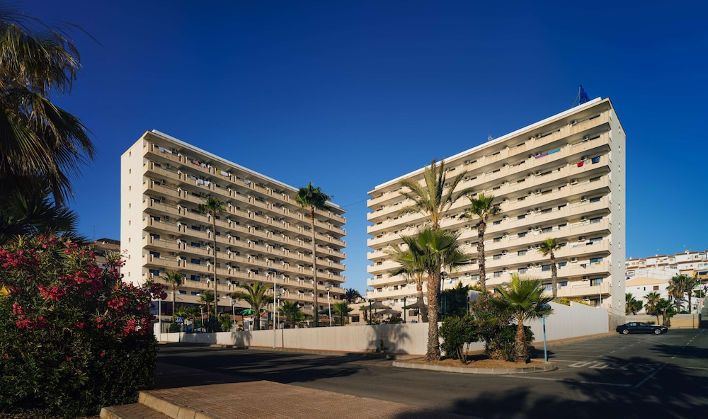 Hotel Playas de Torrevieja — Hotel building in Torrevieja, Valencian Community