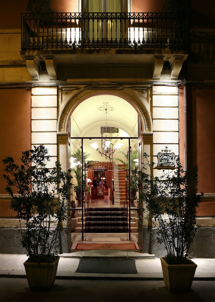 Liberty Hotel - zdjęcie 2