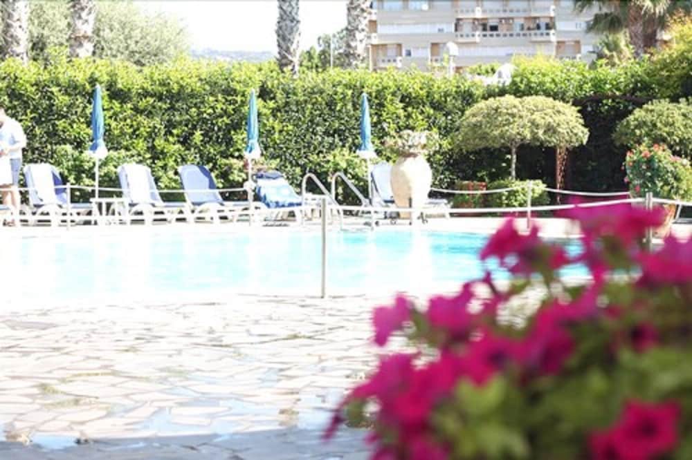 Hotel Nettuno — Swimming pool in Catania, Sicily