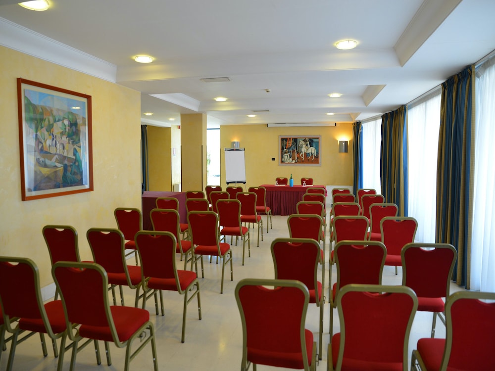 Hotel Nettuno — Hotel building in Catania, Sicily