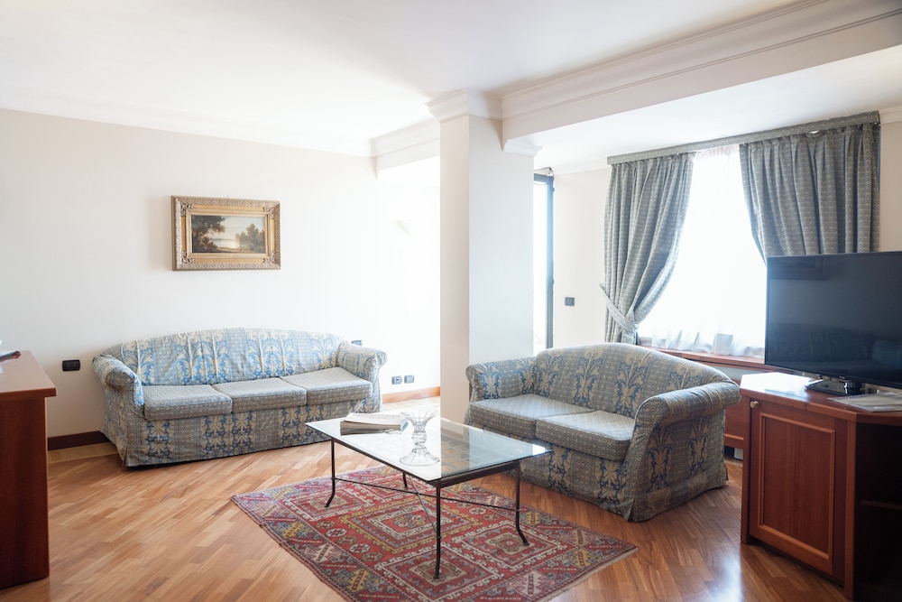 Hotel Nettuno — Hotel rooms in Catania, Sicily