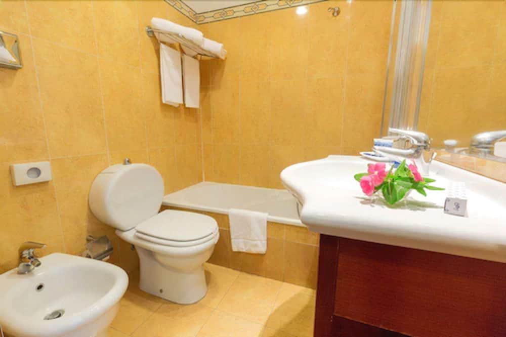 Hotel Nettuno — Hotel rooms in Catania, Sicily