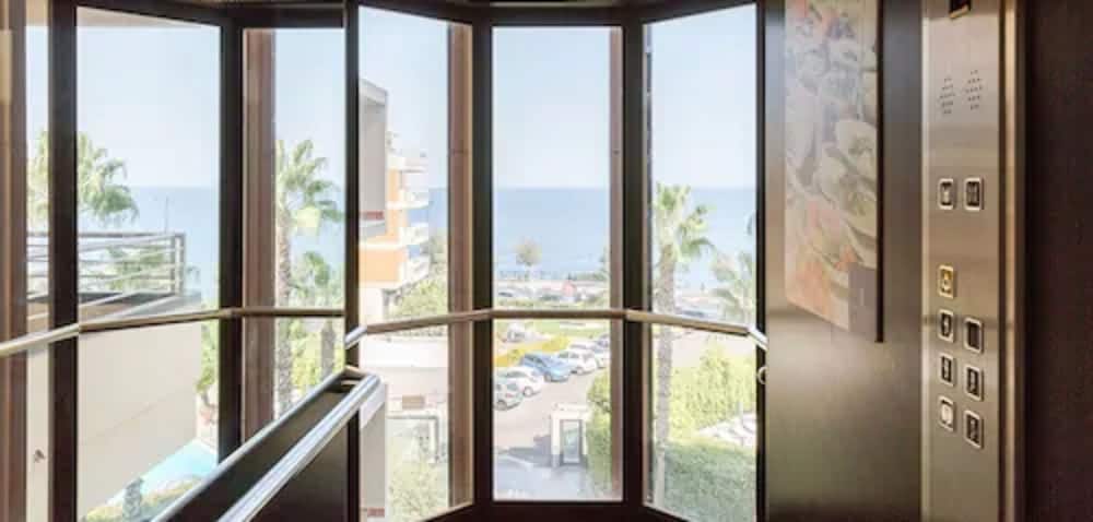 Hotel Nettuno — Hotel rooms in Catania, Sicily
