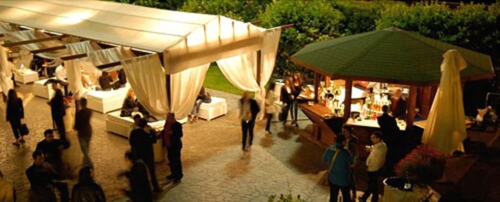 Hotel Nettuno — Restaurant & bars in Catania, Sicily