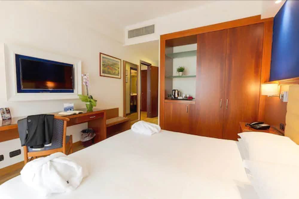 Hotel Nettuno — Hotel rooms in Catania, Sicily