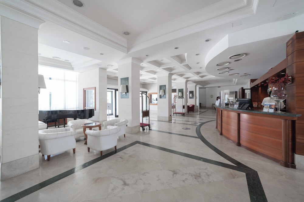 Hotel Nettuno — Hotel building in Catania, Sicily