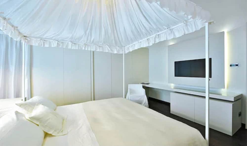 Romano House — Hotel rooms in Catania, Sicily