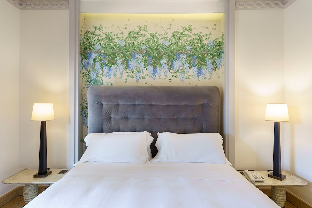 Romano Palace Luxury Hotel — Hotel rooms in Catania, Sicily