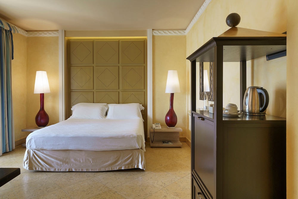 Romano Palace Luxury Hotel — Hotel rooms in Catania, Sicily