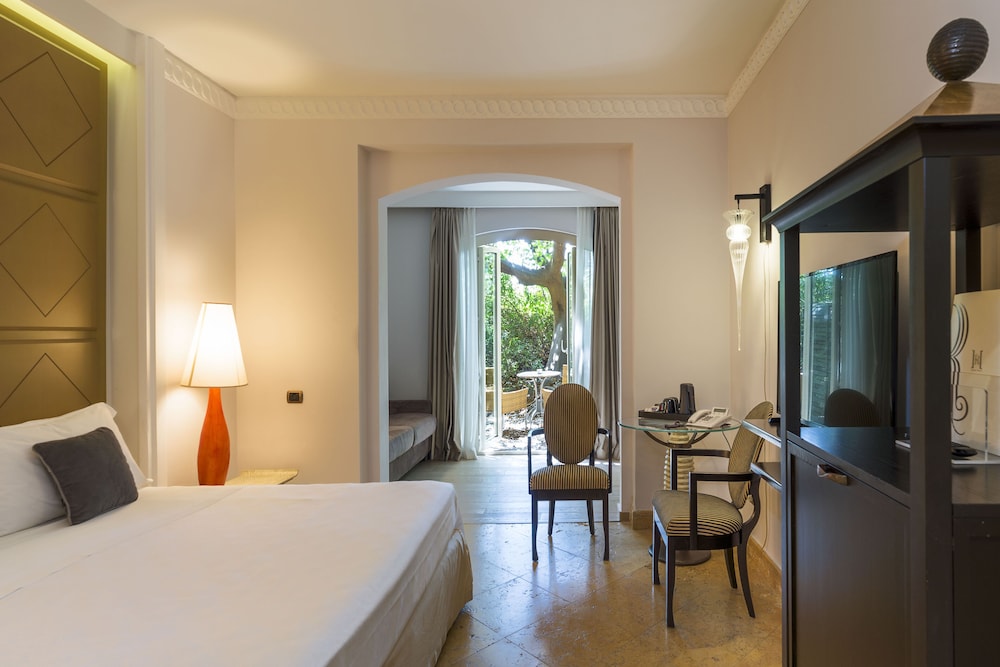 Romano Palace Luxury Hotel — Hotel rooms in Catania, Sicily