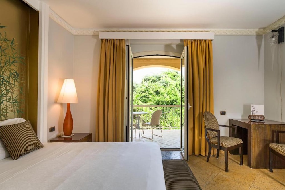 Romano Palace Luxury Hotel — Hotel rooms in Catania, Sicily