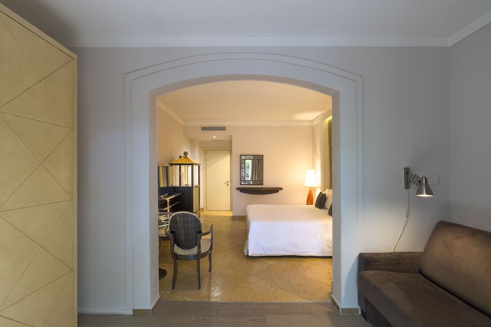 Romano Palace Luxury Hotel — Hotel rooms in Catania, Sicily