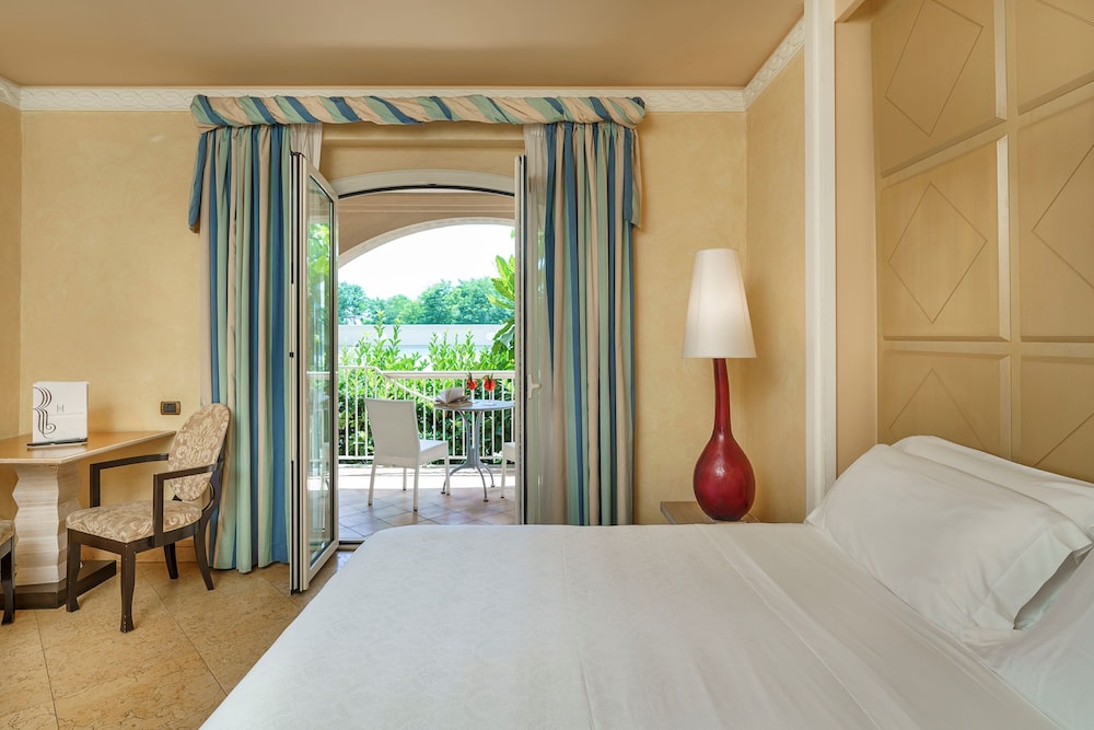 Romano Palace Luxury Hotel — Hotel rooms in Catania, Sicily
