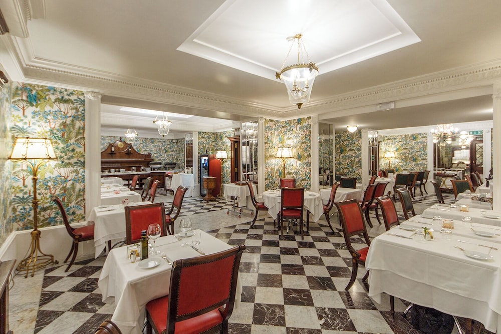 Hotel Albani Firenze — Restaurant & bars in Florence, Tuscany
