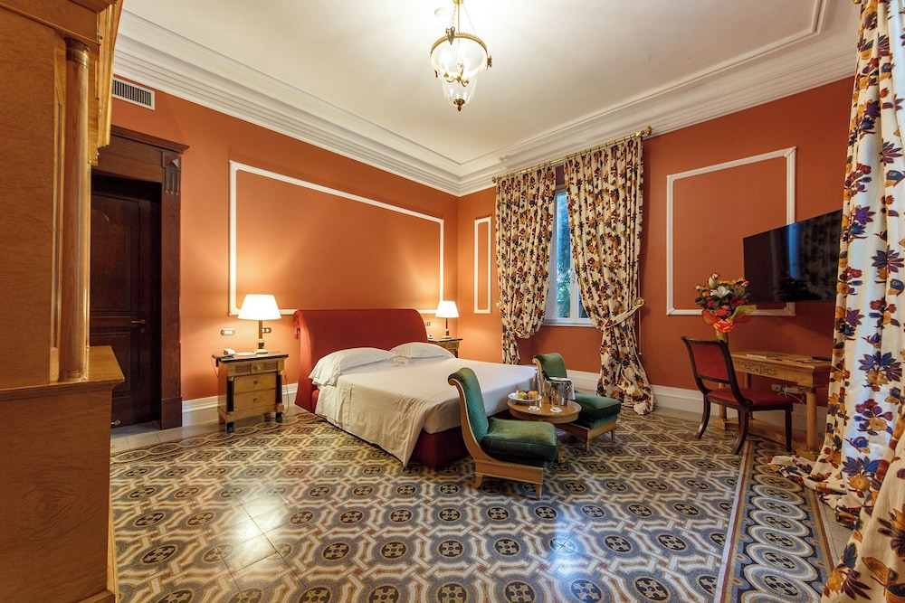 Hotel Albani Firenze — Hotel rooms in Florence, Tuscany