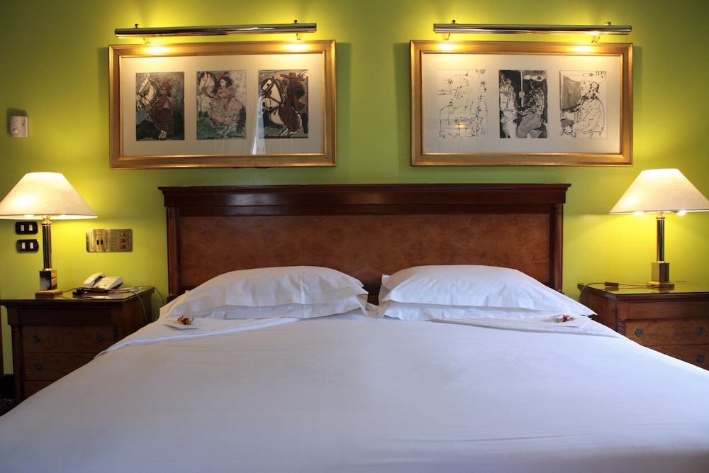 Hotel Albani Firenze — Hotel rooms in Florence, Tuscany