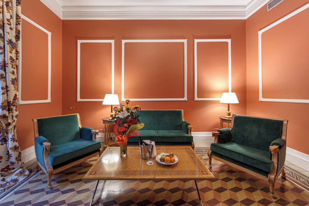 Hotel Albani Firenze — Hotel rooms in Florence, Tuscany