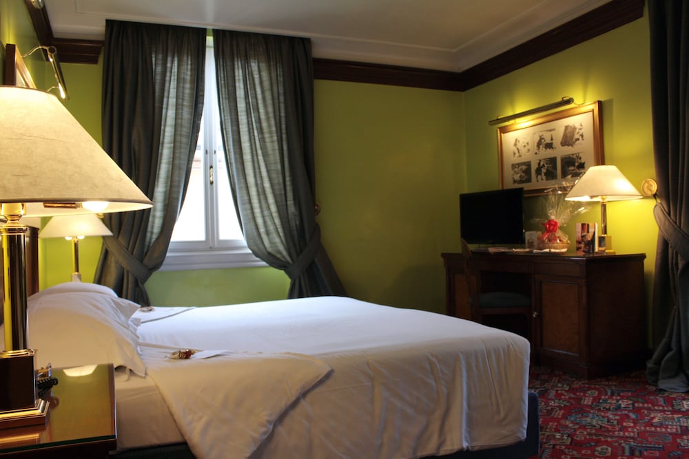 Hotel Albani Firenze — Hotel rooms in Florence, Tuscany