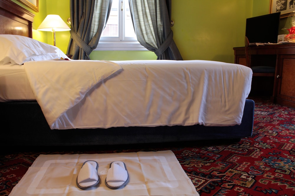 Hotel Albani Firenze — Hotel rooms in Florence, Tuscany