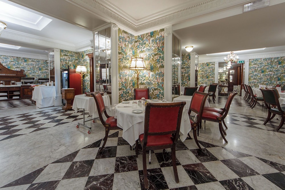 Hotel Albani Firenze — Restaurant & bars in Florence, Tuscany