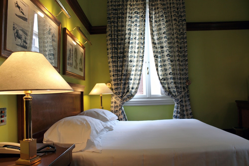 Hotel Albani Firenze — Hotel rooms in Florence, Tuscany