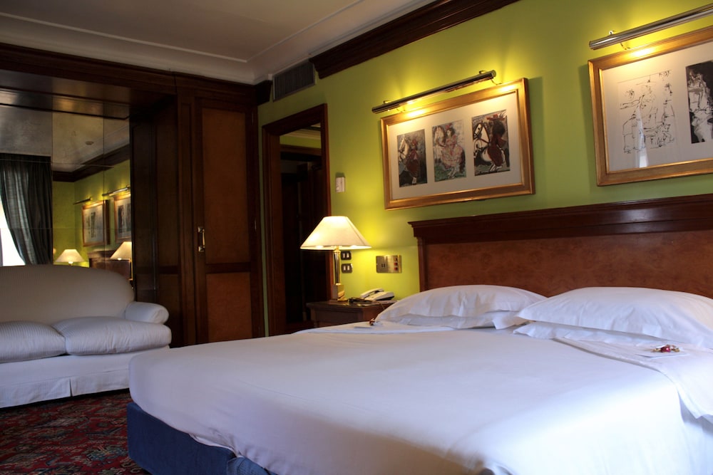 Hotel Albani Firenze — Hotel rooms in Florence, Tuscany