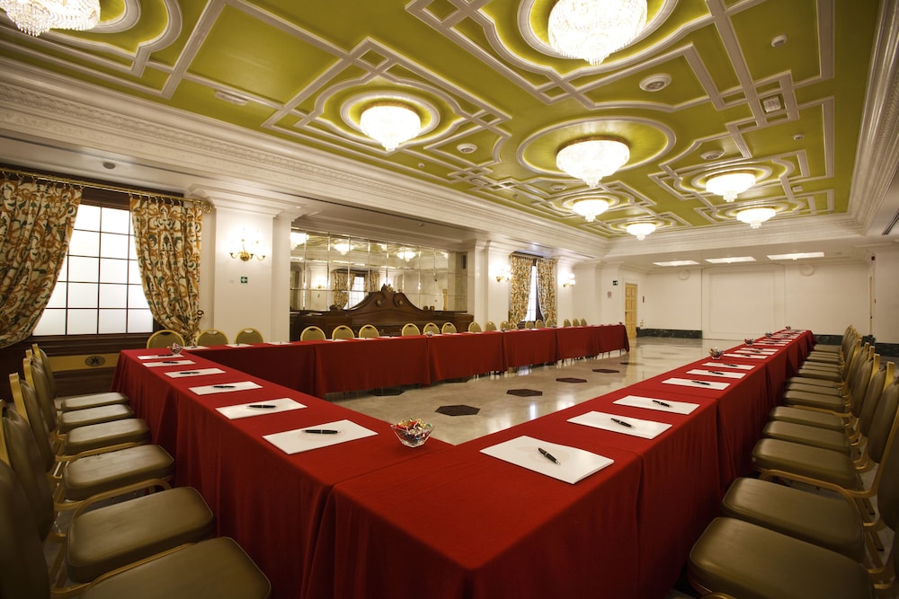 Hotel Albani Firenze — Restaurant & bars in Florence, Tuscany