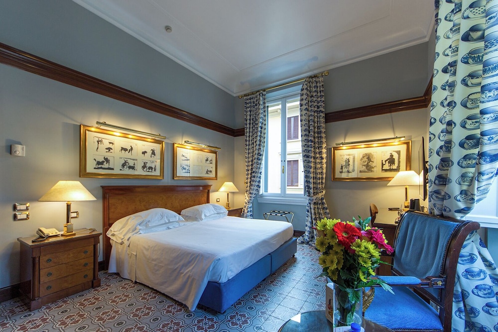 Hotel Albani Firenze — Hotel rooms in Florence, Tuscany