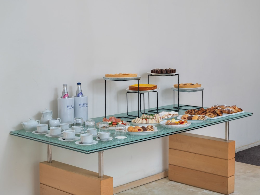 B&B HOTEL CALENZANO FIRST — Restaurant & bars in Calenzano, Tuscany