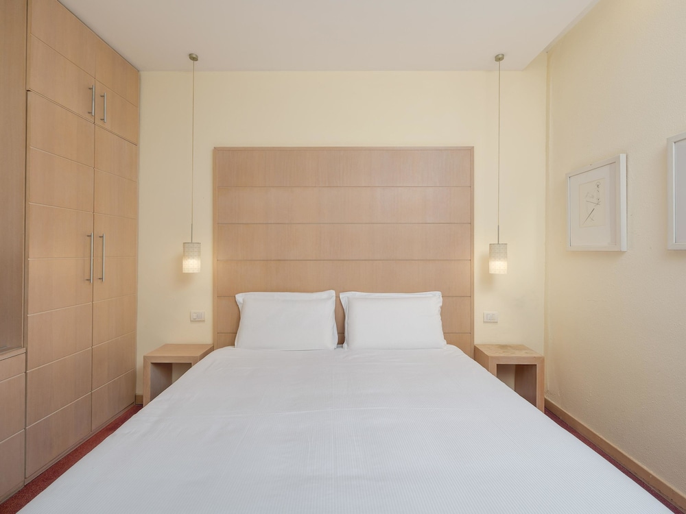 B&B HOTEL CALENZANO FIRST — Hotel rooms in Calenzano, Tuscany