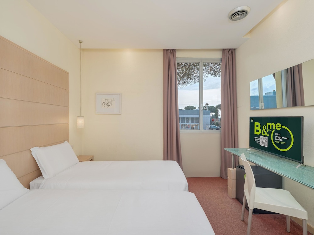 B&B HOTEL CALENZANO FIRST — Hotel rooms in Calenzano, Tuscany