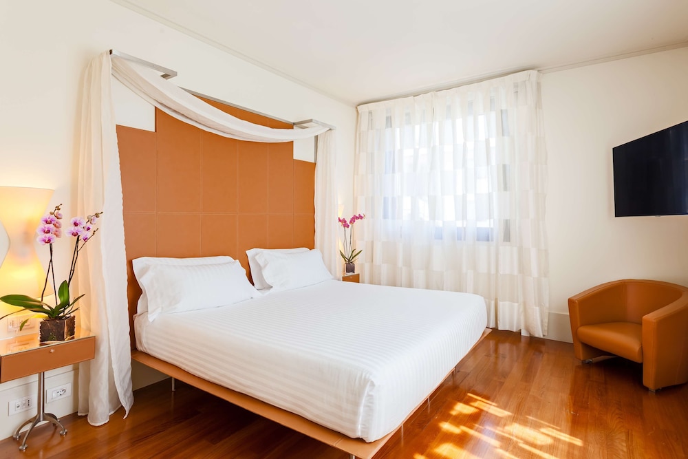 Hilton Garden Inn Florence Novoli — Hotel rooms in Florence, Tuscany
