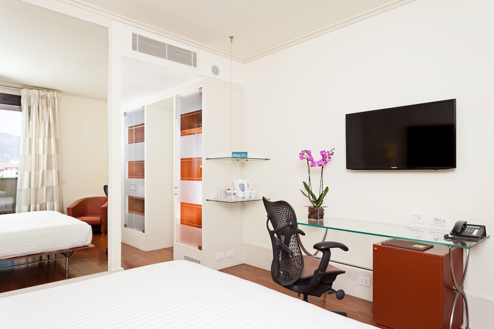 Hilton Garden Inn Florence Novoli — Hotel rooms in Florence, Tuscany