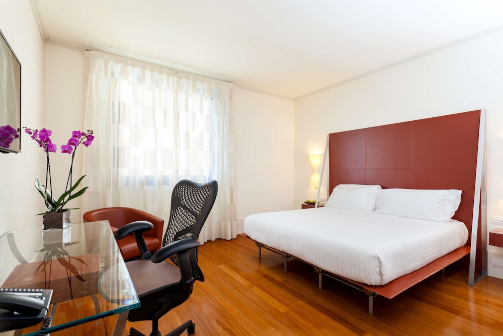 Hilton Garden Inn Florence Novoli — Hotel rooms in Florence, Tuscany