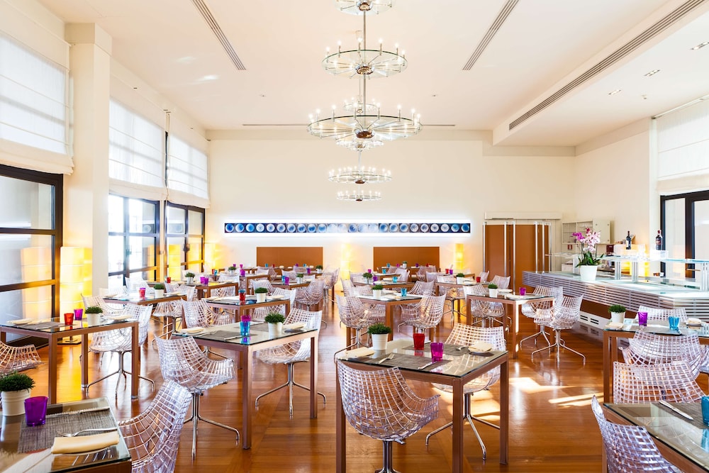 Hilton Garden Inn Florence Novoli — Restaurant & bars in Florence, Tuscany