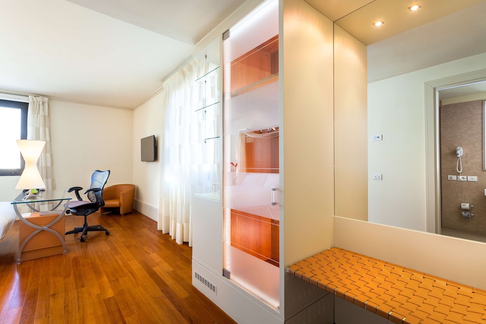 Hilton Garden Inn Florence Novoli — Hotel rooms in Florence, Tuscany