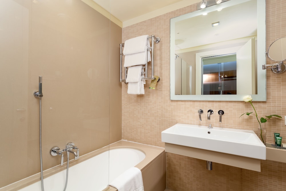 Hilton Garden Inn Florence Novoli — Hotel rooms in Florence, Tuscany