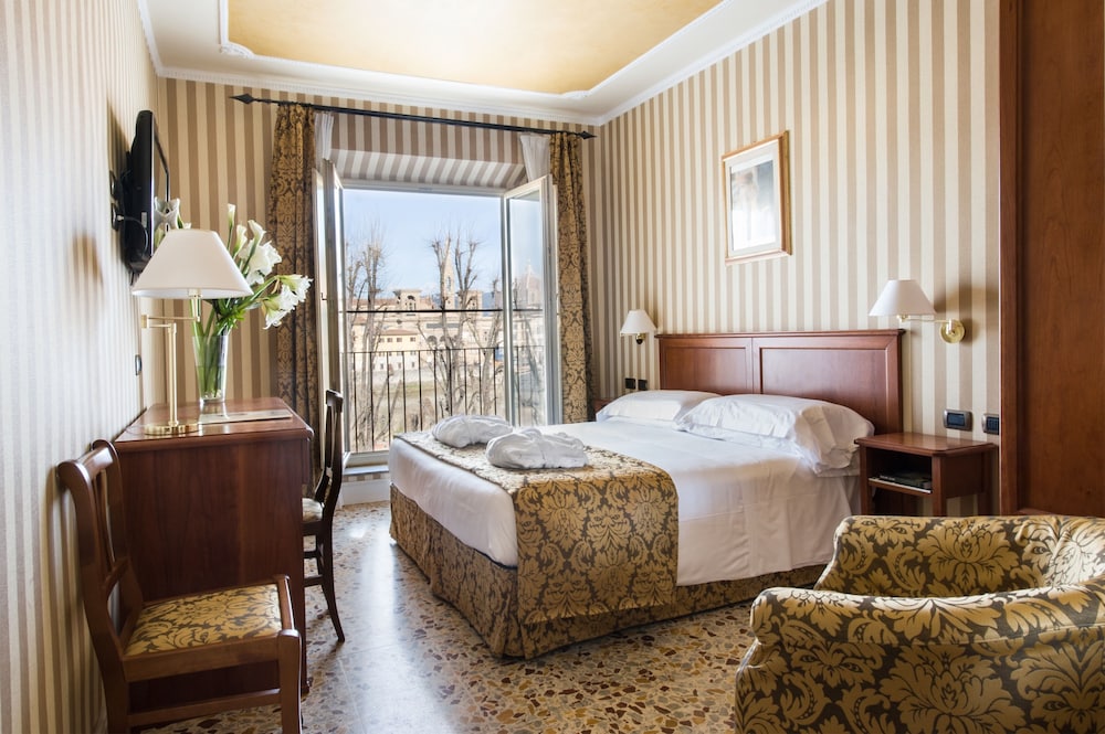 Hotel Silla — Hotel rooms in Florence, Tuscany