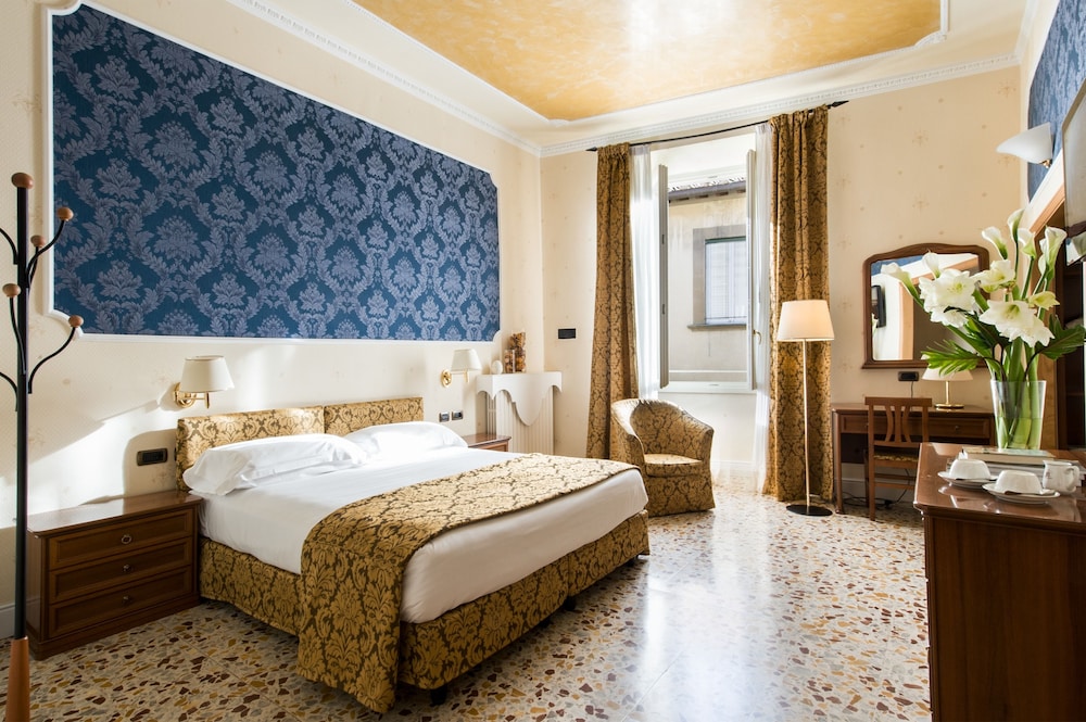 Hotel Silla — Hotel rooms in Florence, Tuscany