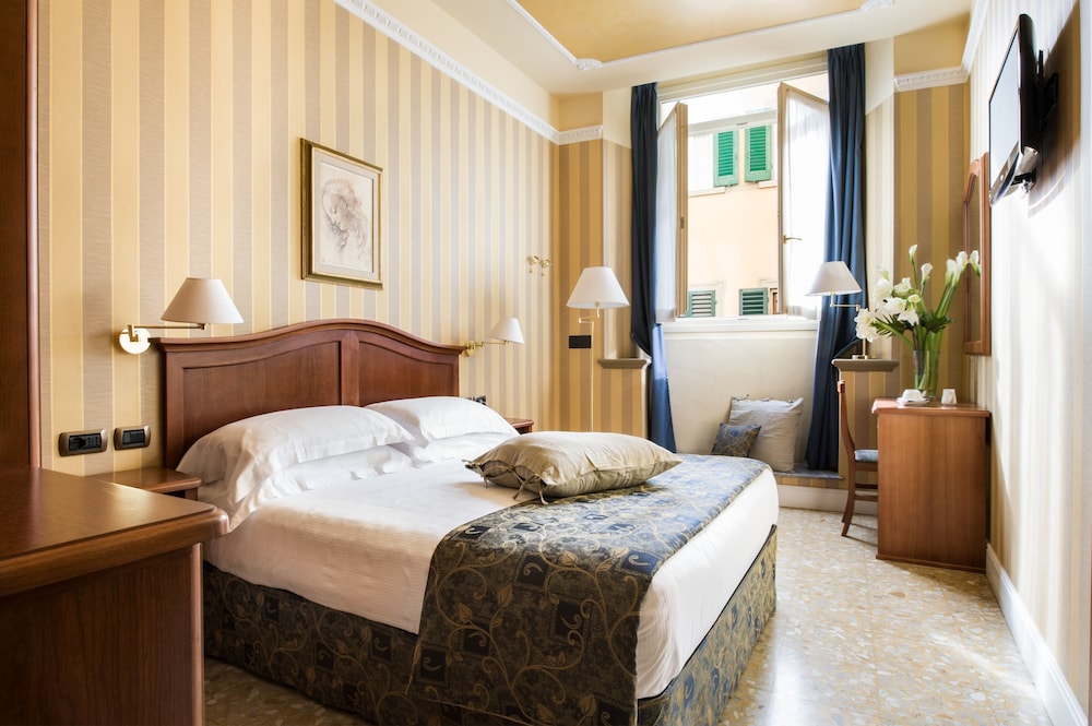 Hotel Silla — Hotel rooms in Florence, Tuscany
