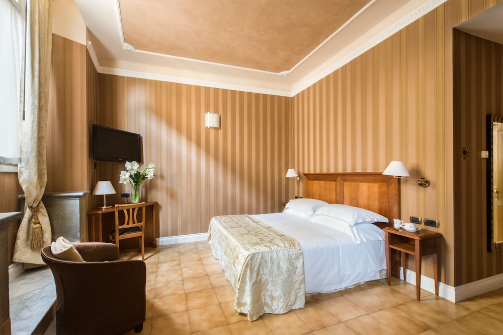 Hotel Silla — Hotel rooms in Florence, Tuscany