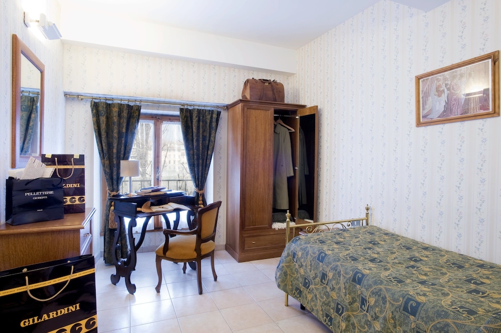 Hotel Silla — Hotel rooms in Florence, Tuscany