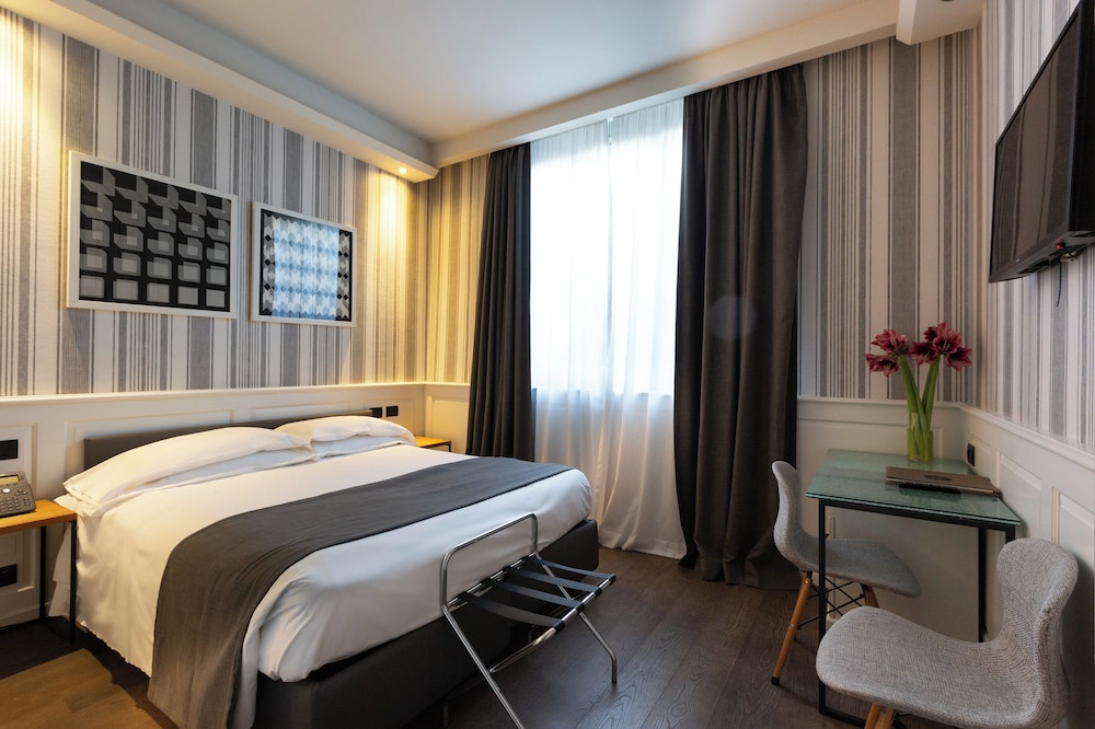 Hotel Silla — Hotel rooms in Florence, Tuscany