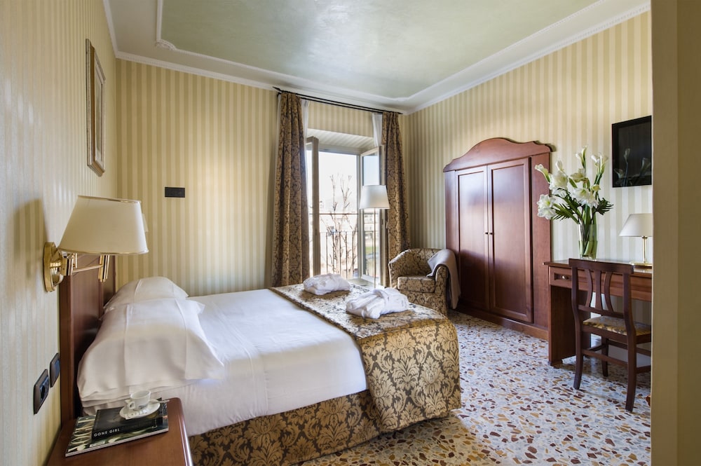 Hotel Silla — Hotel rooms in Florence, Tuscany